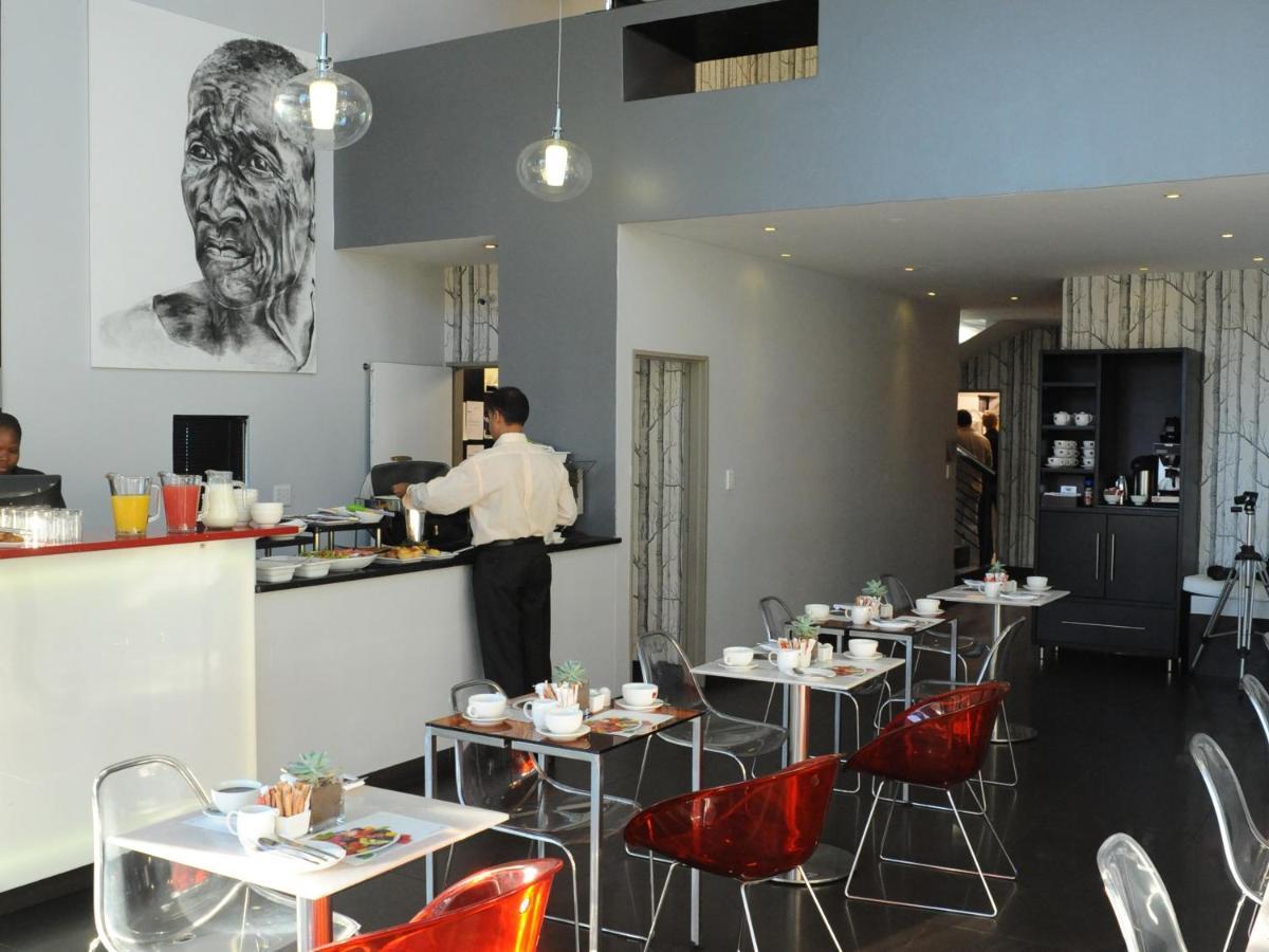 Aha Bloemfontein Hotel Bagian luar foto