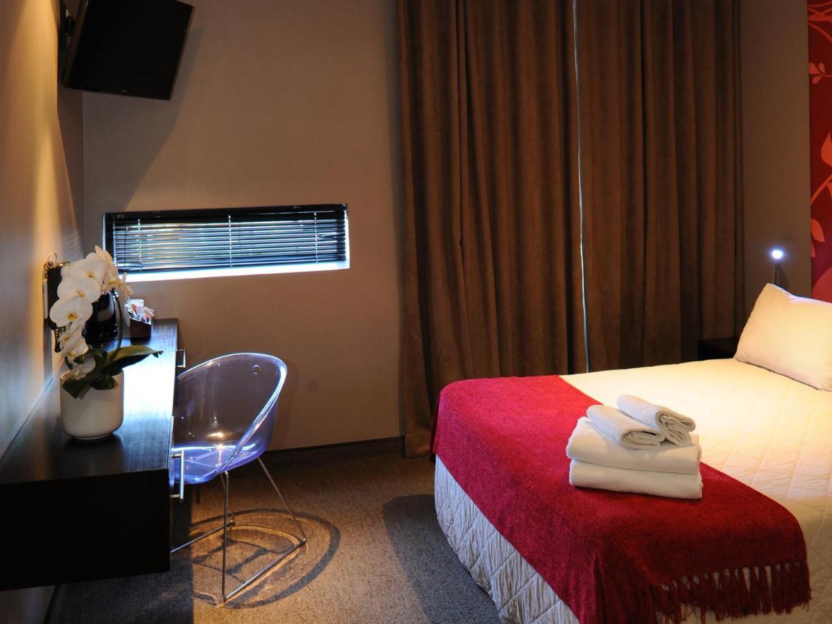 Aha Bloemfontein Hotel Bagian luar foto